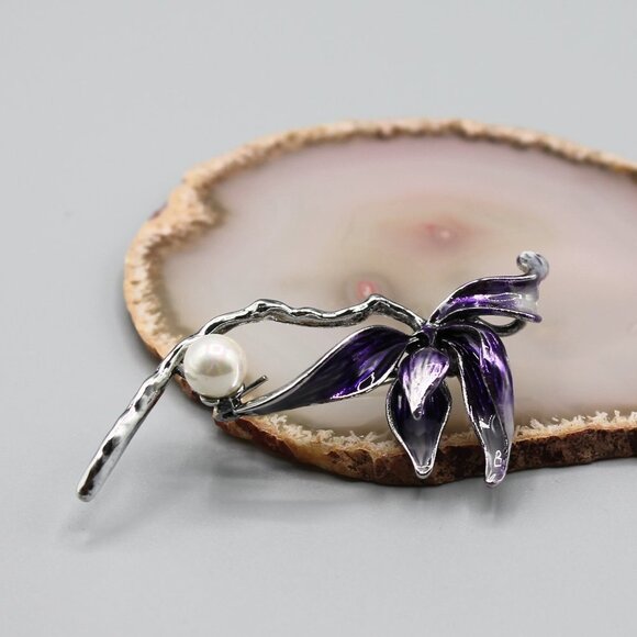 Jewelry - Lotus flower purple pin brooch jewelry fashion white pearl beautiful elegant